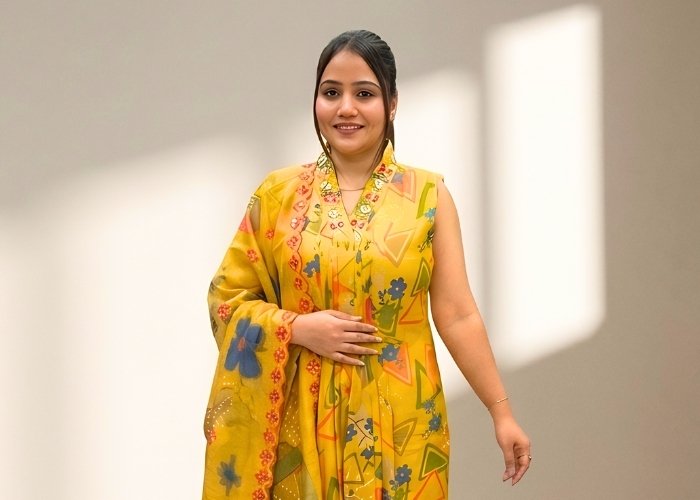 Miss Madam Ji (26)